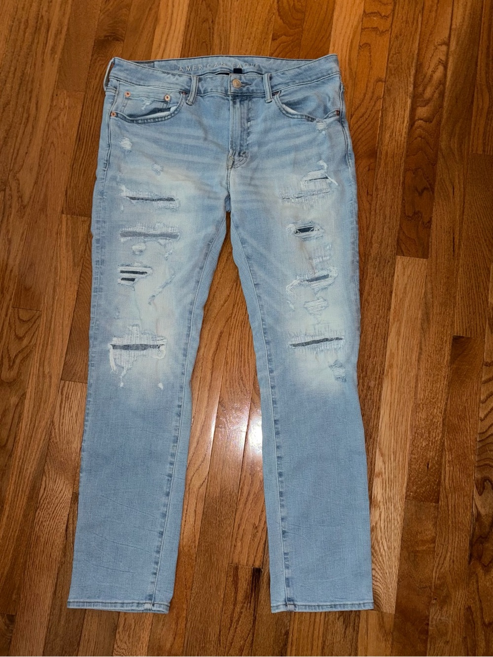 American Eagle Outfitters Light Blue Distressed Skinny Jeans